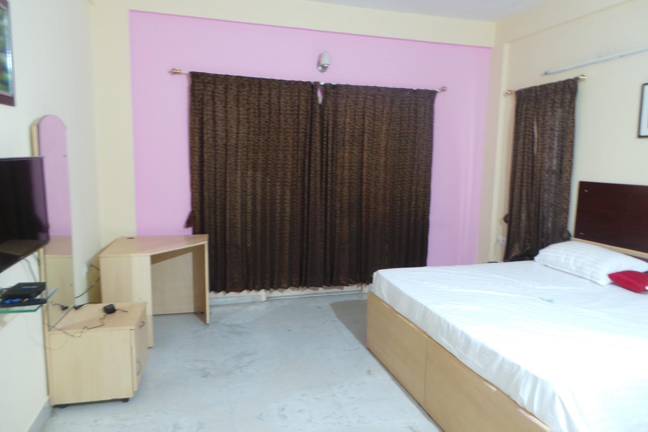 White House Hotel Bangalore Buitenkant foto