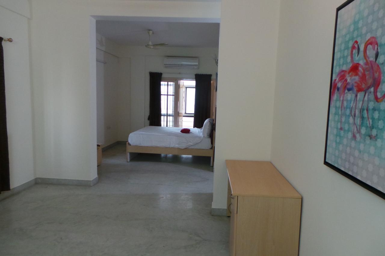 White House Hotel Bangalore Buitenkant foto