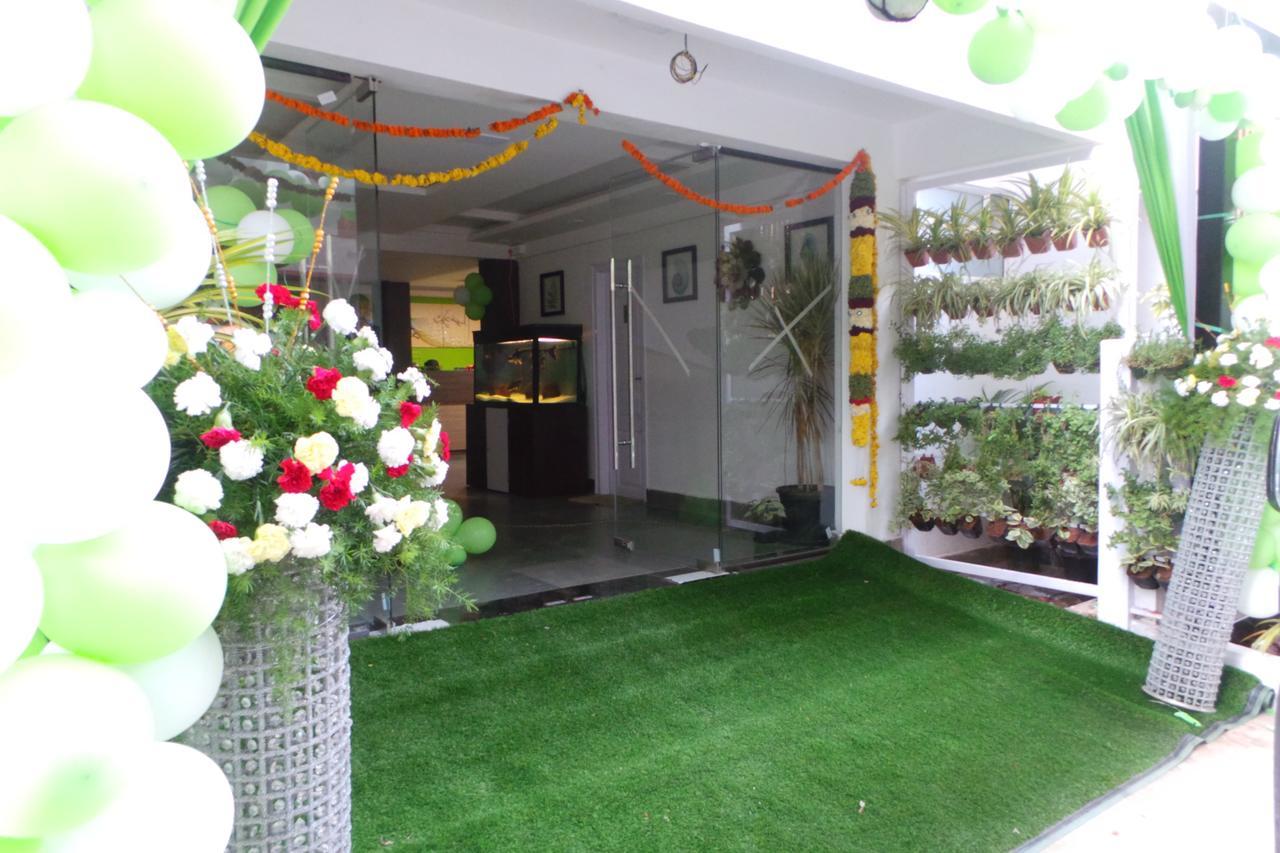 White House Hotel Bangalore Buitenkant foto