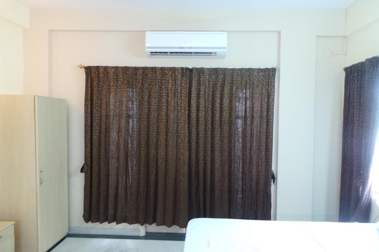 White House Hotel Bangalore Buitenkant foto